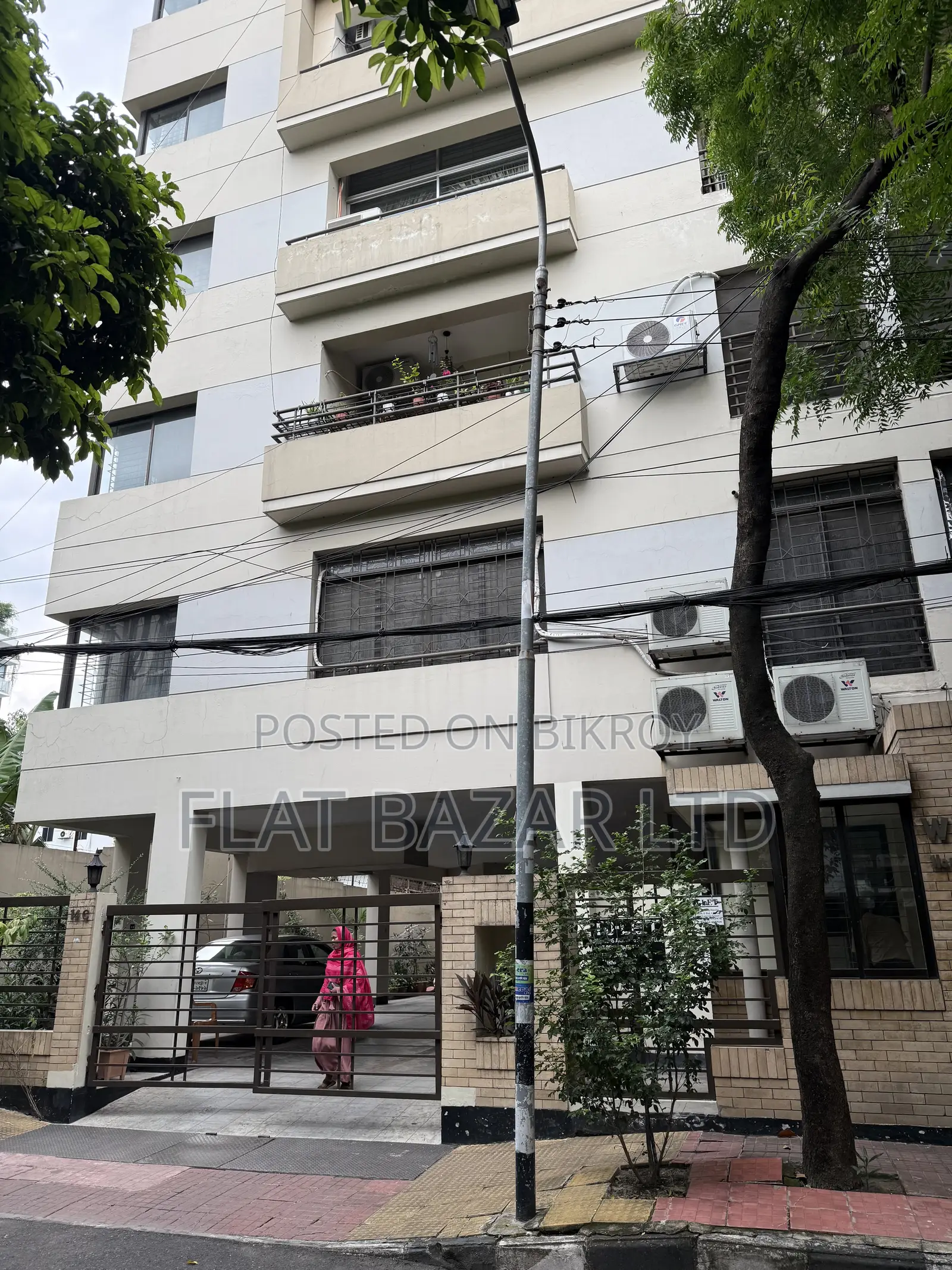 20bdrm House in Baridhara for sale