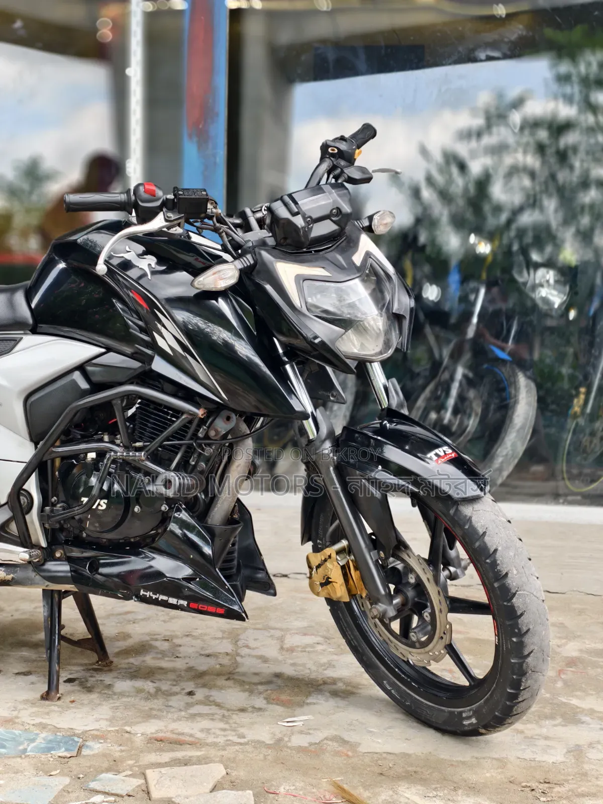 TVS Apache 160 4V 2023 Black