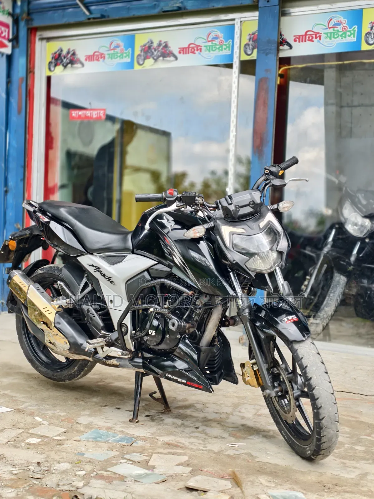 TVS Apache 160 4V 2023 Black