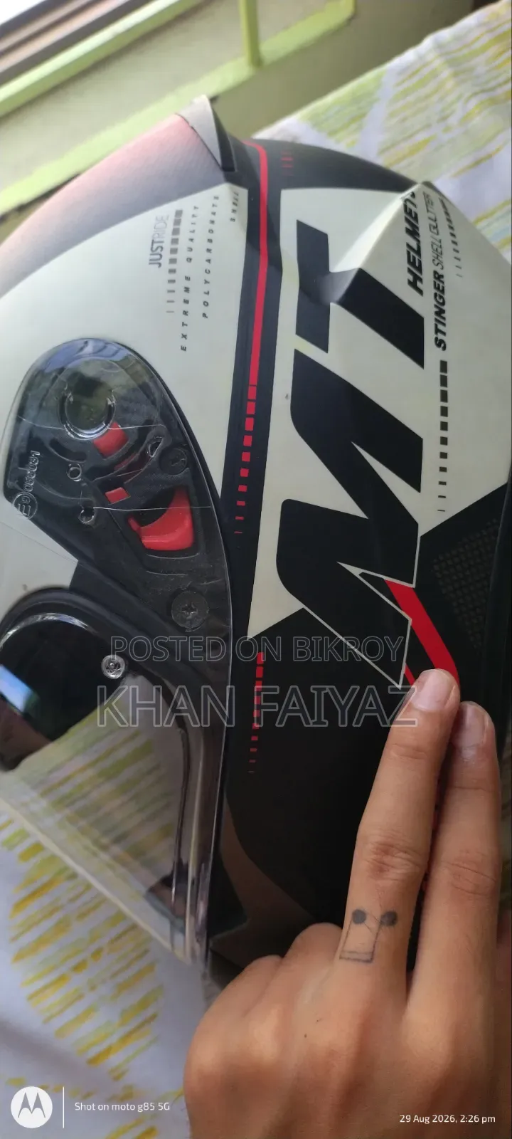 MT Stinger Helmet for Sale (Size: M, Fresh Condition)