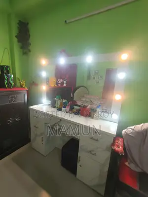 Vanities & Dressing Tables