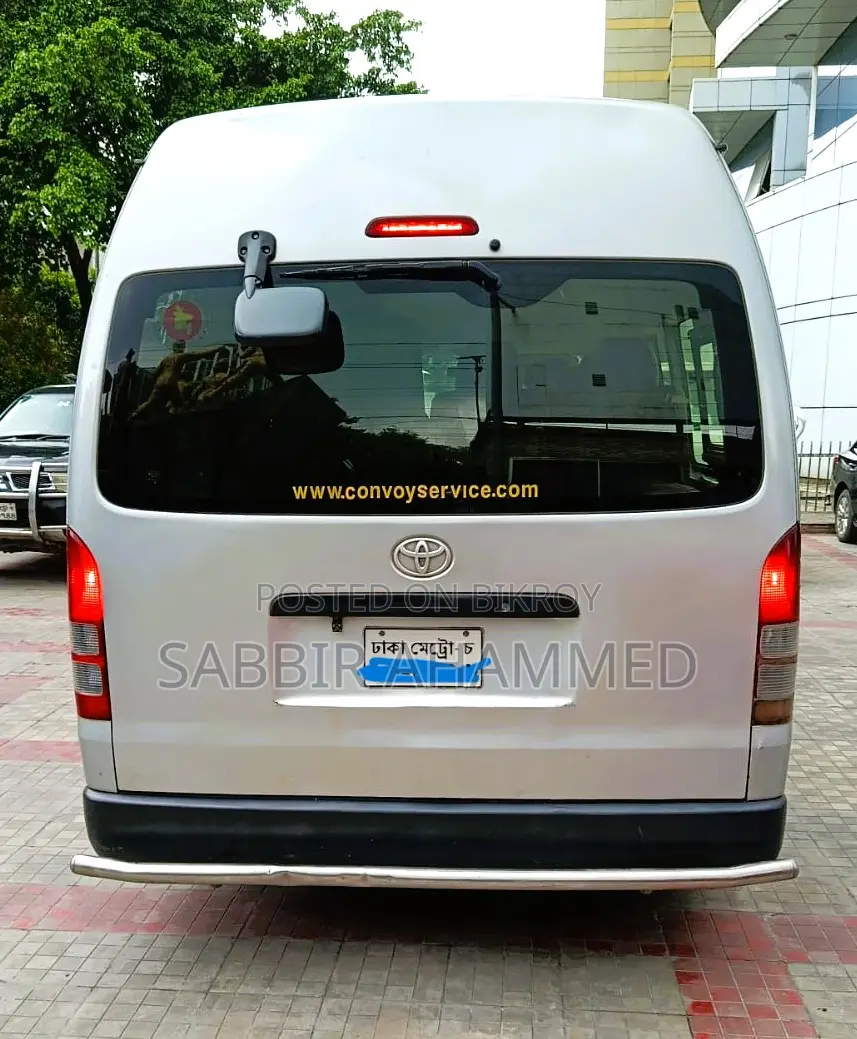 Toyota HiAce 2021 Silver