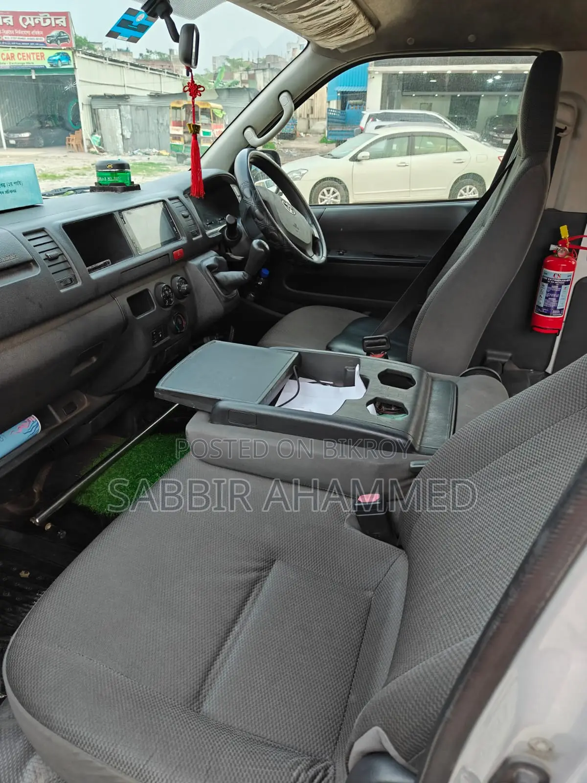 Toyota HiAce 2021 Silver