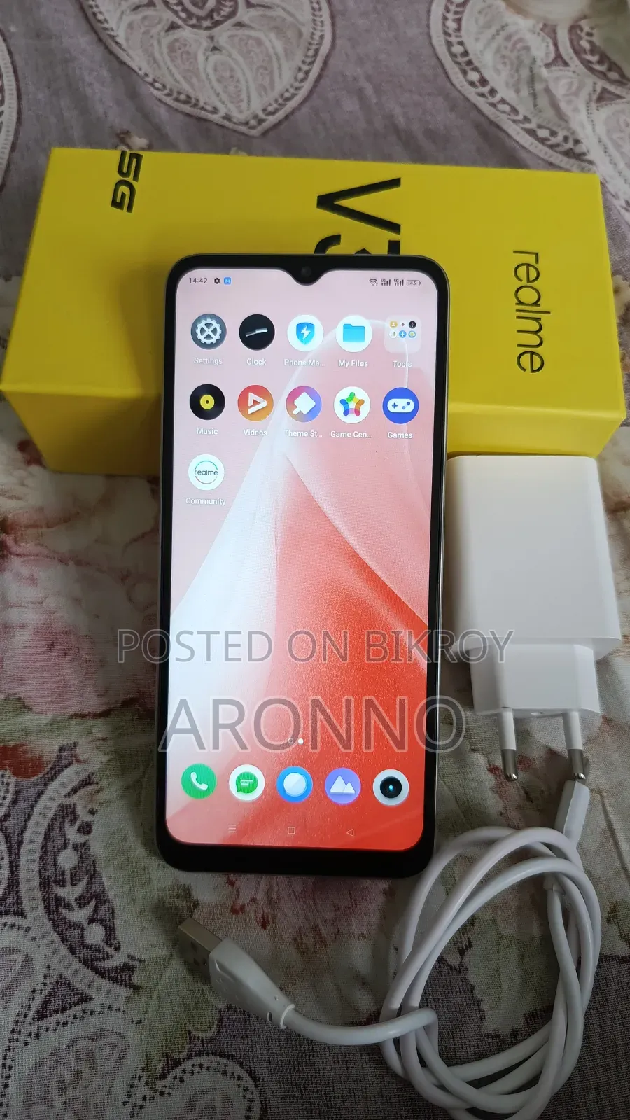 New Realme 256 GB Gold