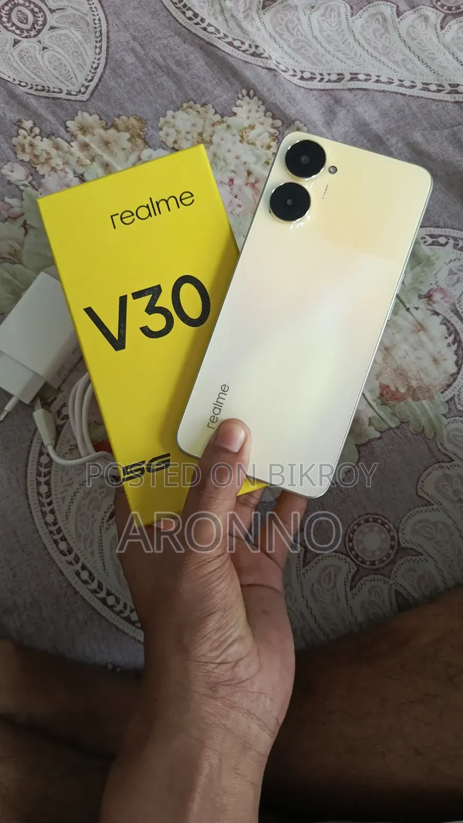 New Realme 256 GB Gold