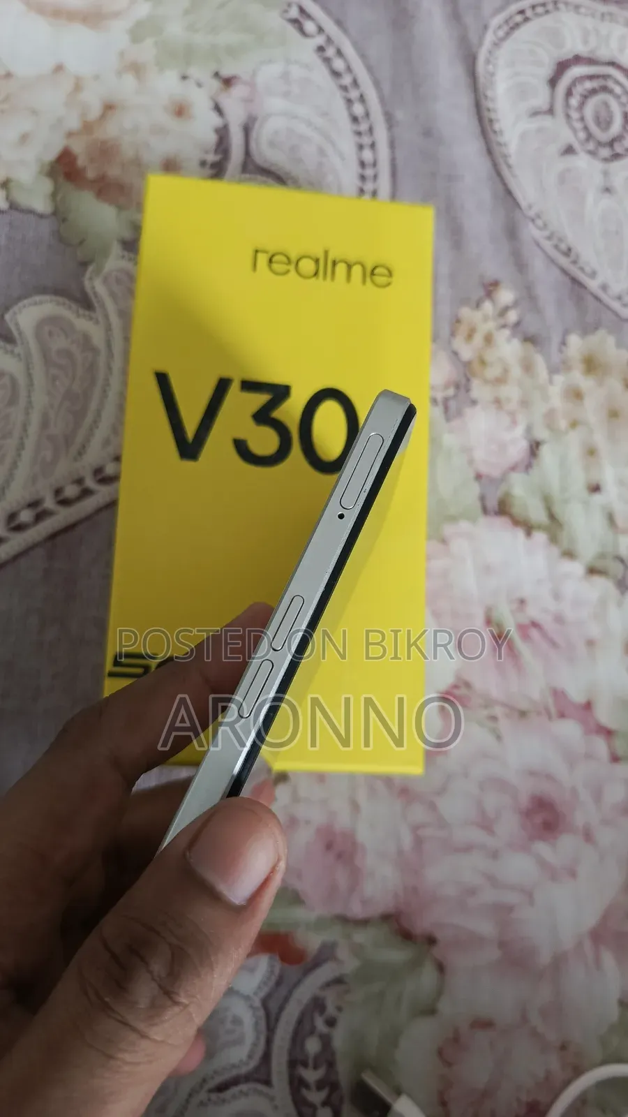 New Realme 256 GB Gold