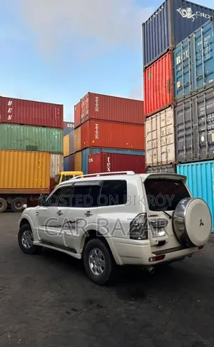 Mitsubishi Pajero 1999 White
