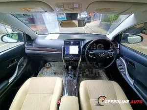 Toyota Premio 2017 Pearl