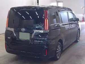 Toyota Esquire 1.8 FWD Hybrid (7 seater) 2021 Black