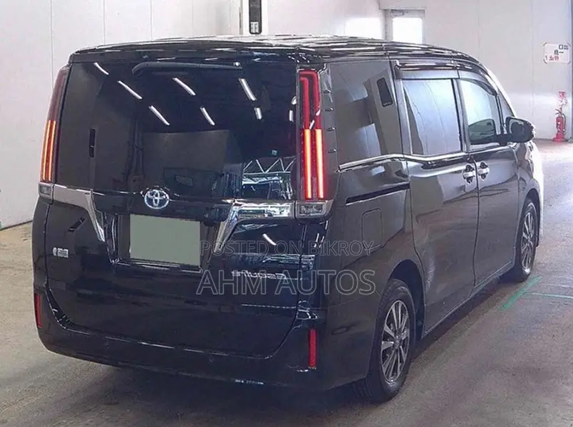 Toyota Esquire 1.8 FWD Hybrid (7 seater) 2021 Black