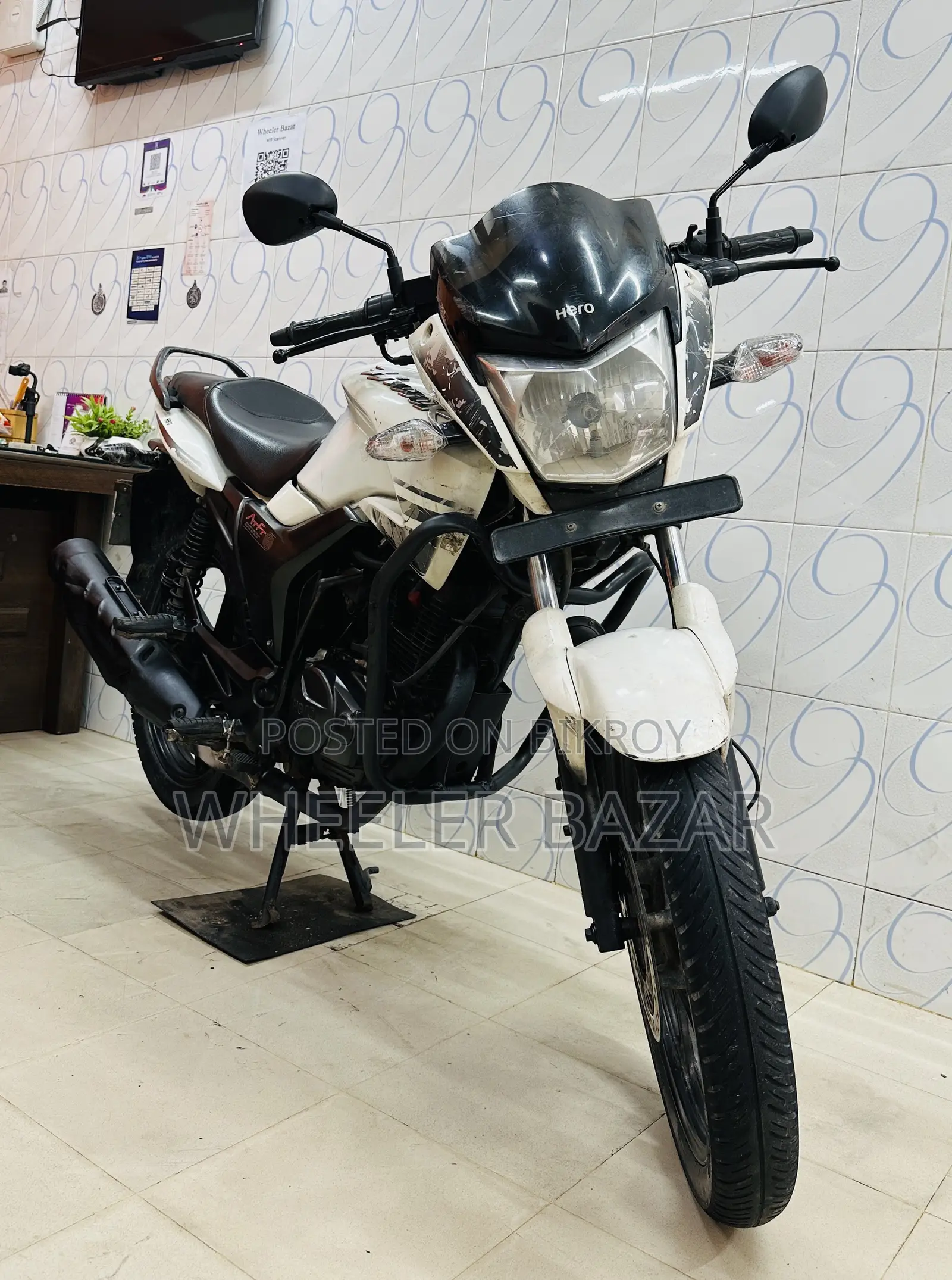 Hero Hunk 2018 White