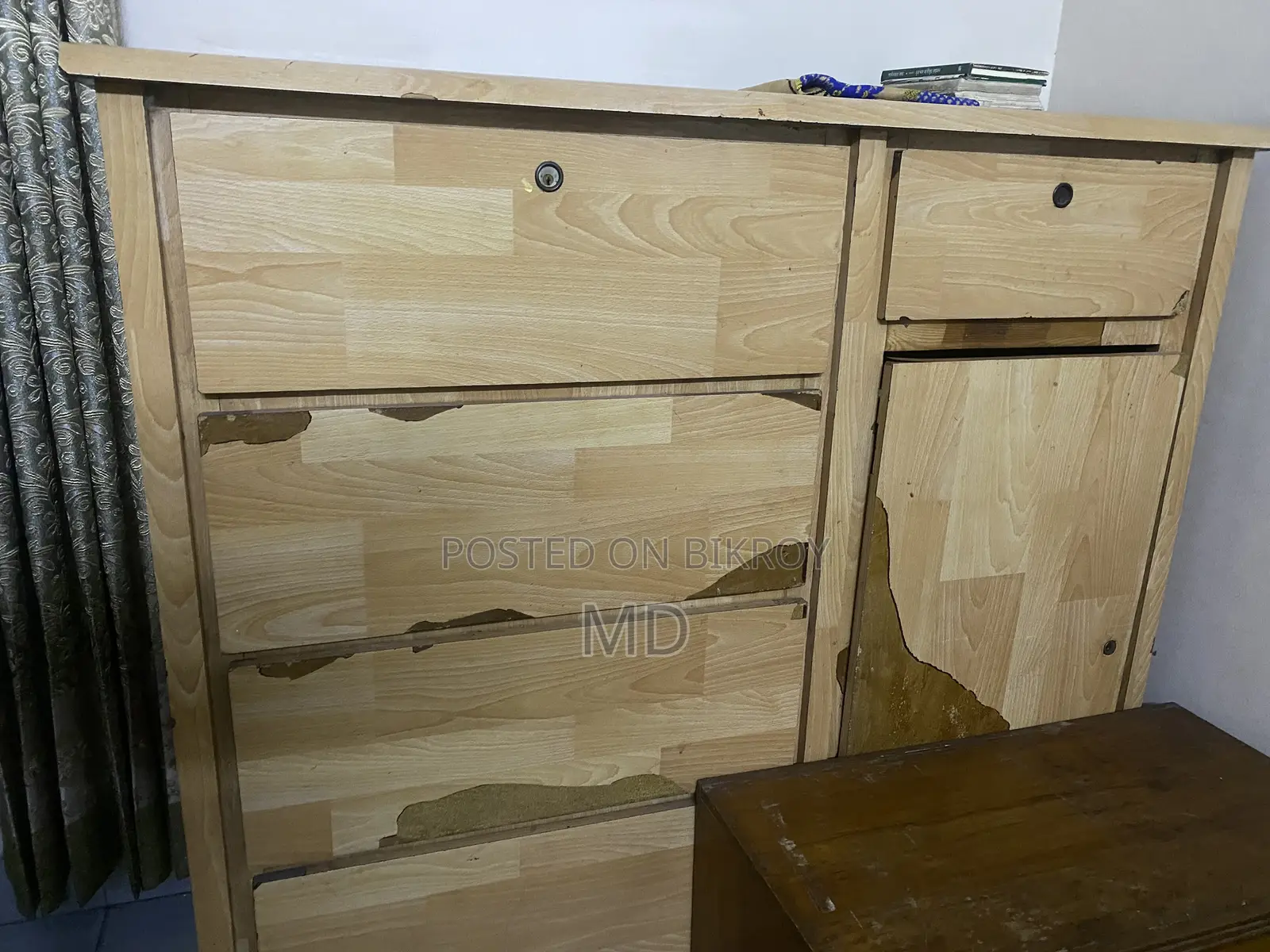 Partex-এর কাঠের ওয়ারড্রব বিক্রি হবে