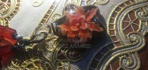 তারা মাছের ন্যায় একটি গলার হার