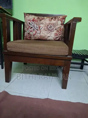 সোফা সেট বিক্রি ১৫০০০ টাকা (দামাদামি করার অপশন আছে)