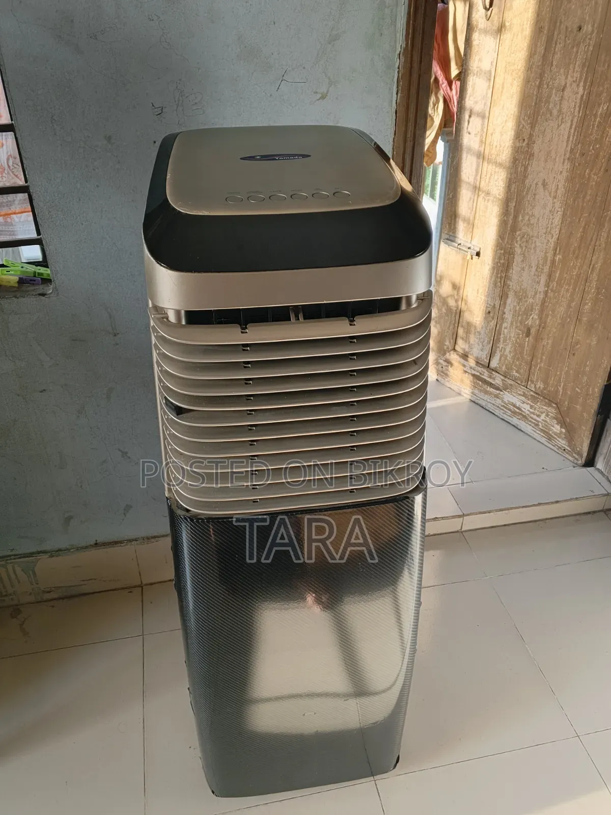 ইয়ার কোলার