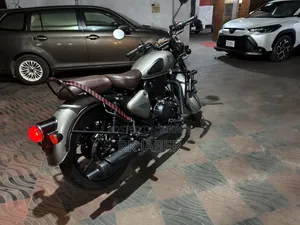 Royal Enfield Classic 350 2025 Gray