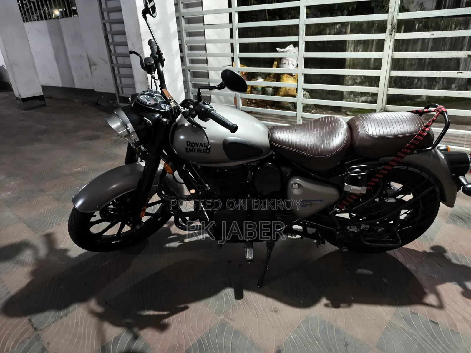 Royal Enfield Classic 350 2025 Gray