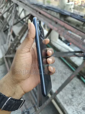 রিয়েলমি ৯ ১২৮ জিবি নীল