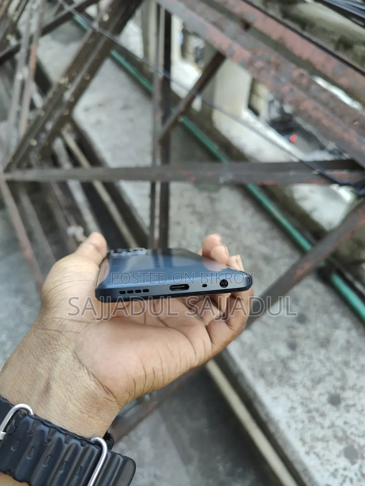 রিয়েলমি ৯ ১২৮ জিবি নীল