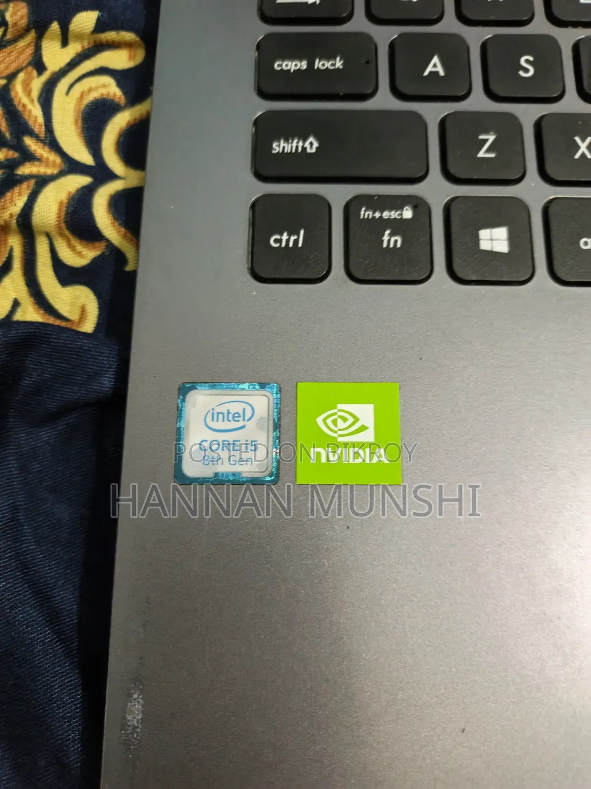 Laptop Asus VivoBook X540SA 8GB Intel Core i5 HDD+SSD 1T
