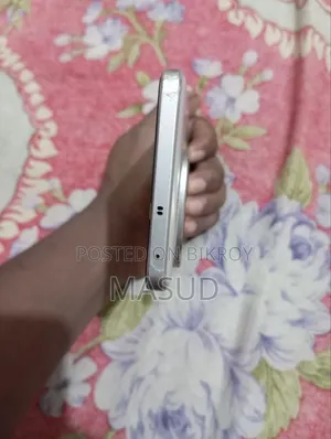 iQOO 256 GB White