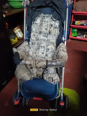 বাচ্চাদের টলি গাড়ি