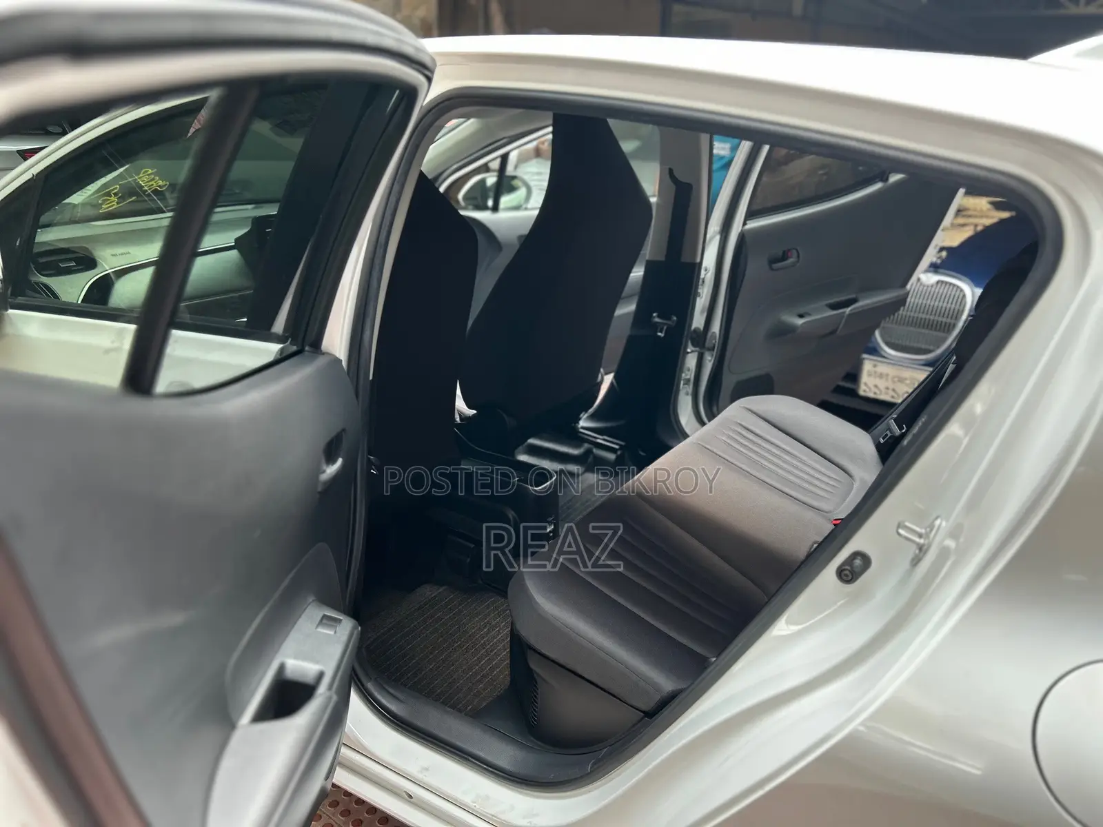 Toyota Aqua 2021 Pearl