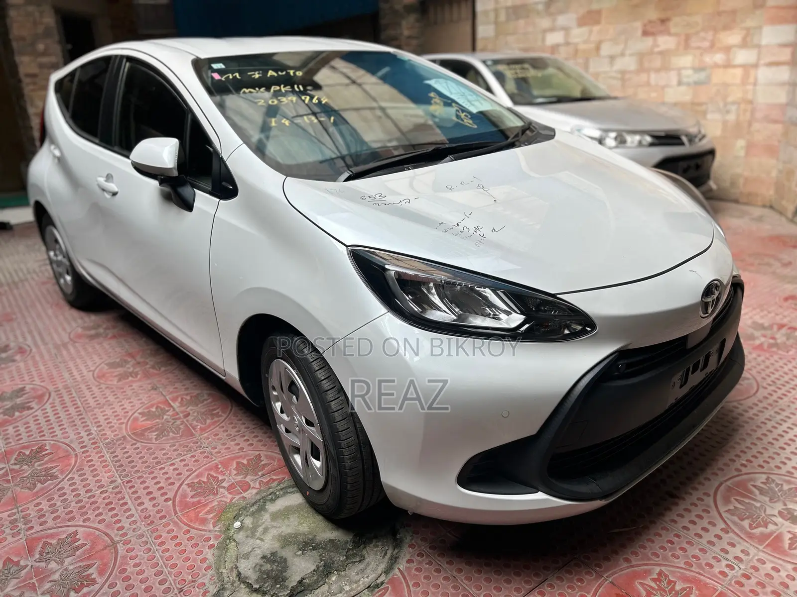 Toyota Aqua 2021 Pearl