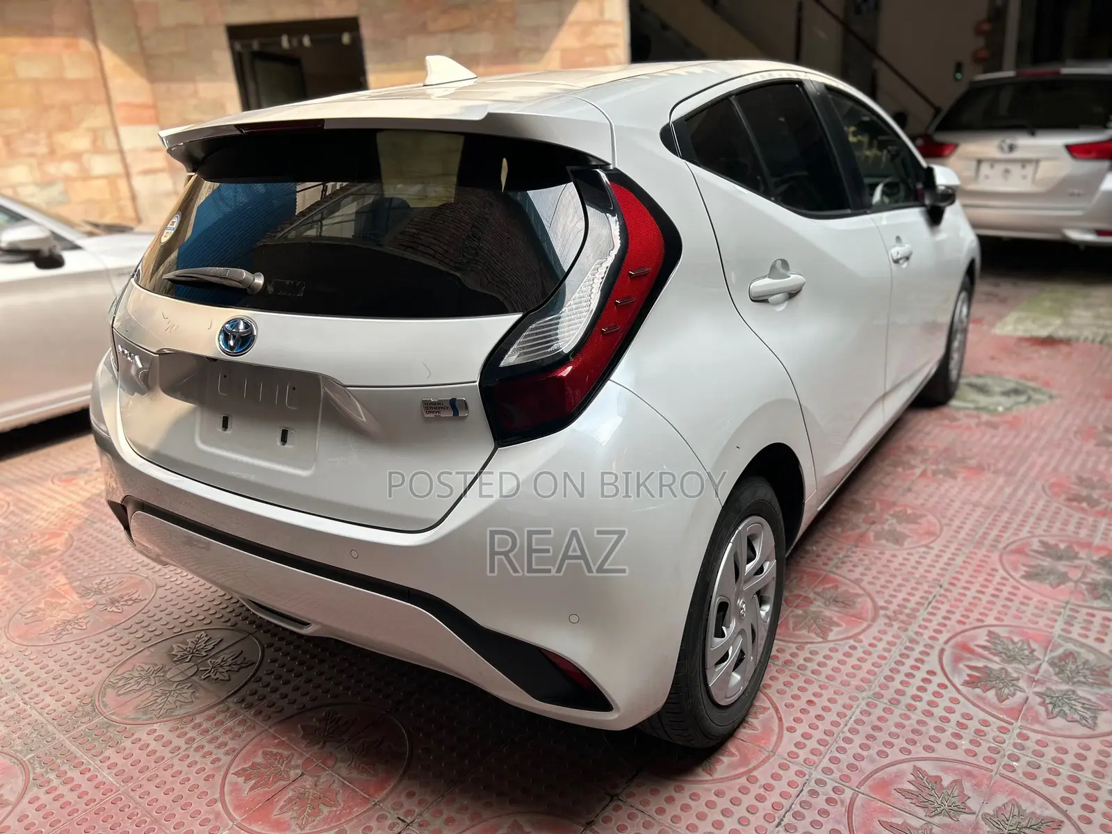 Toyota Aqua 2021 Pearl