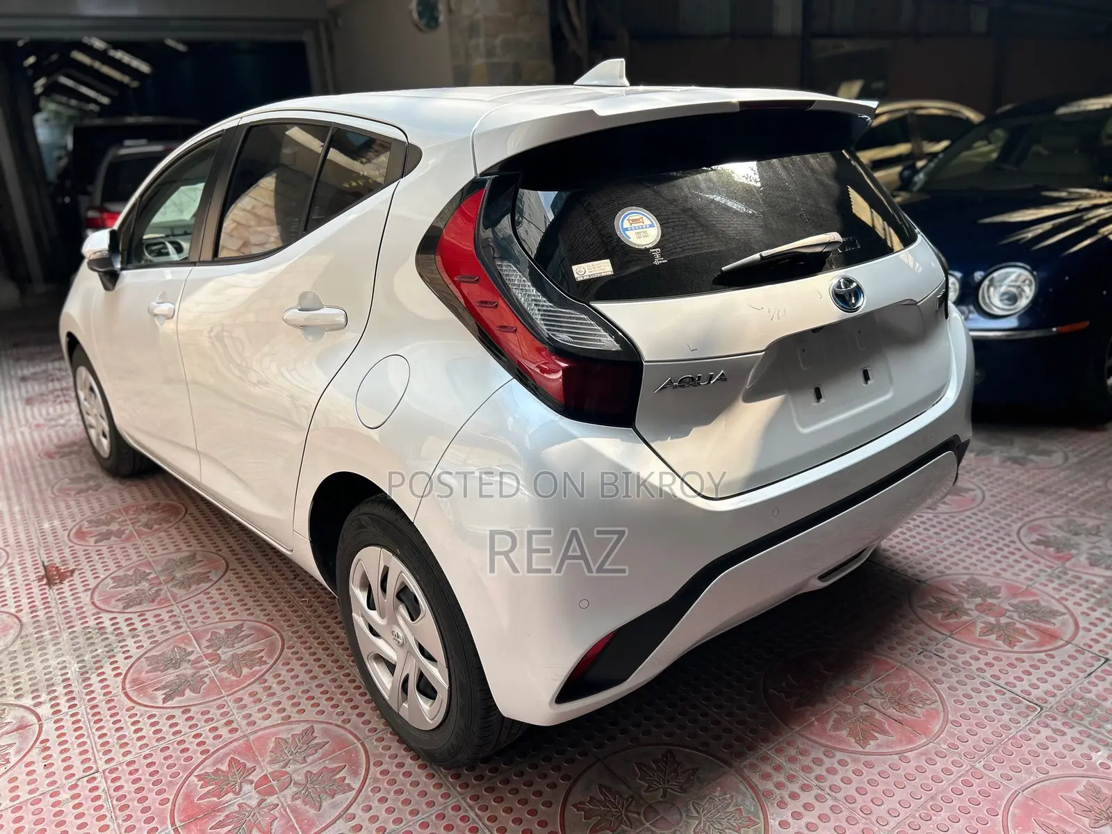 Toyota Aqua 2021 Pearl