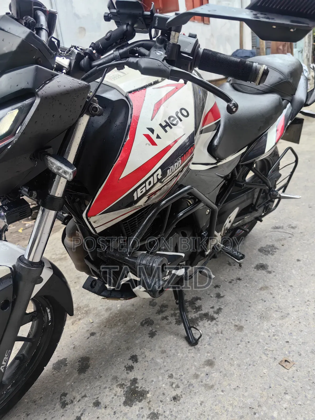 Hero Thriller 160R 2023 White