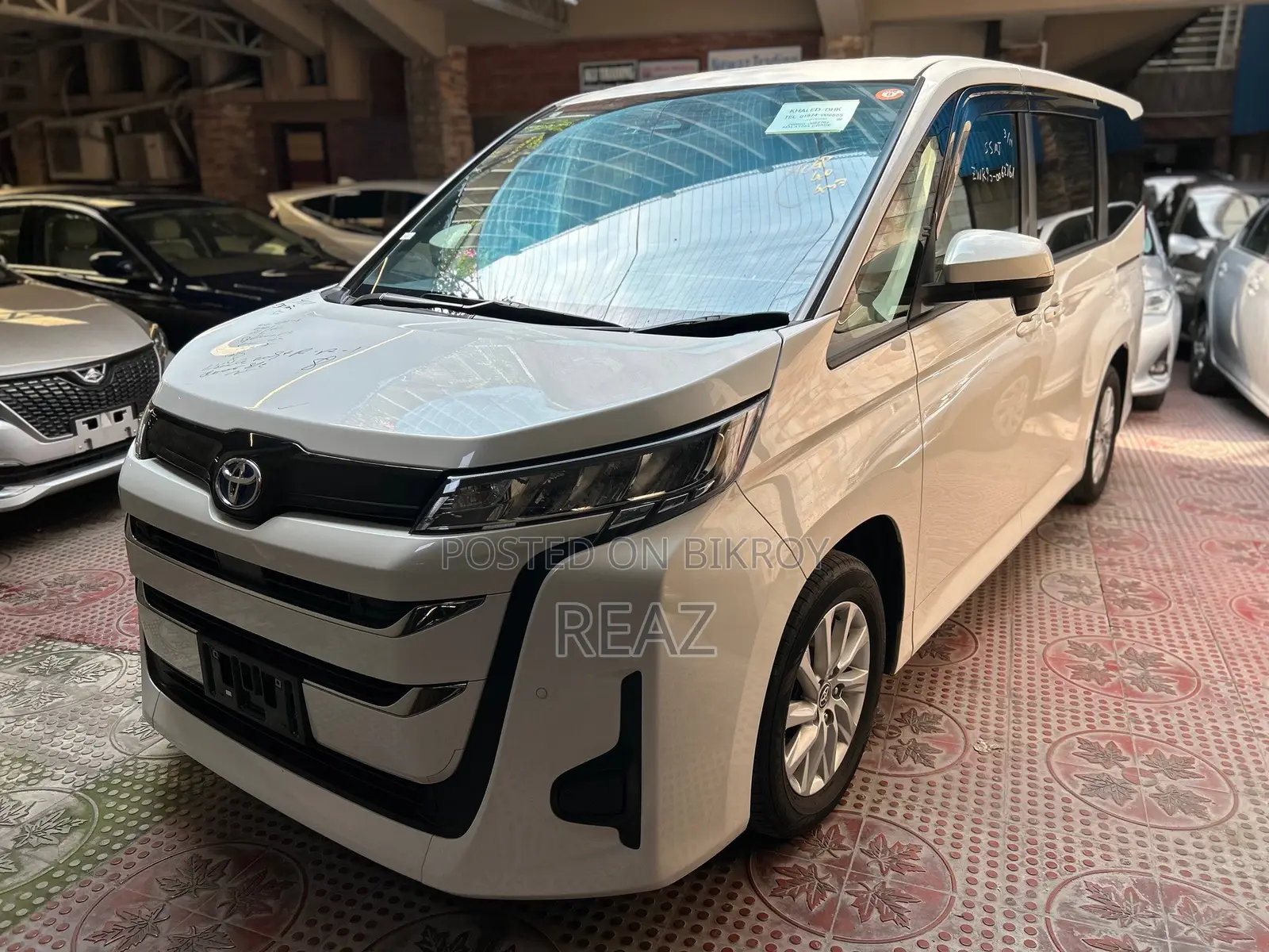Toyota Noah 2023 Pearl