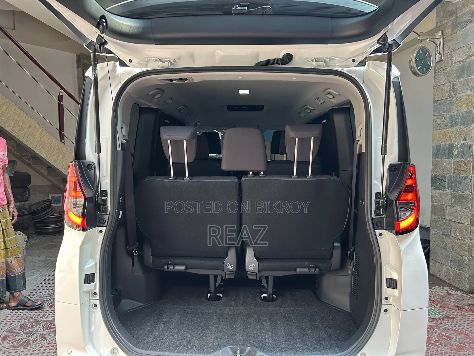 Toyota Noah 2023 Pearl