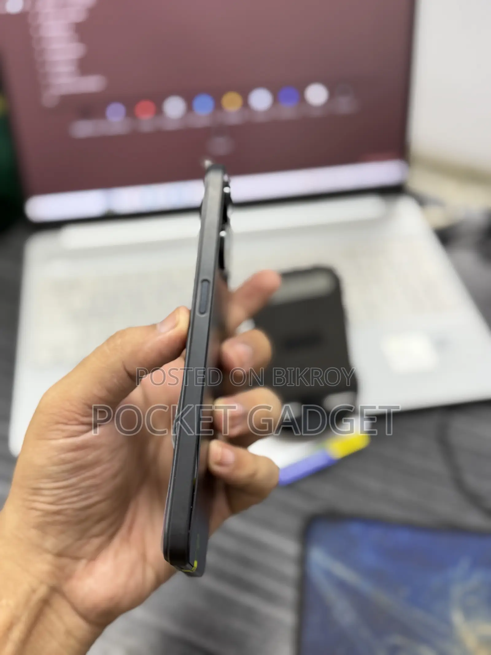 Realme V30 128 GB Black