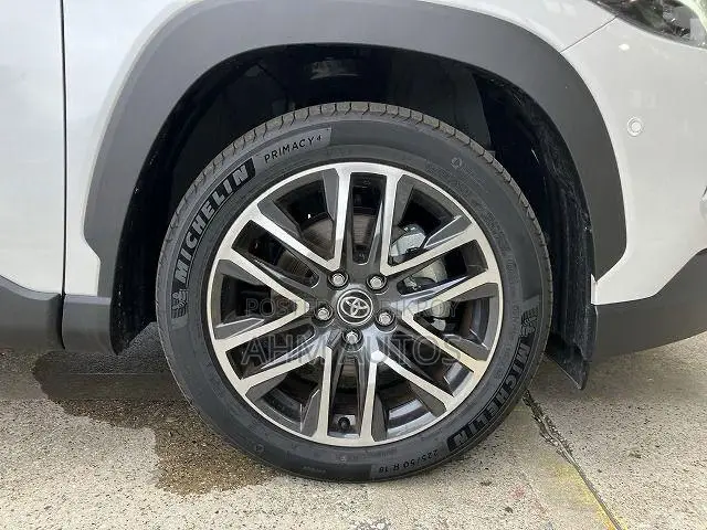 Toyota Corolla 2025 Pearl