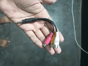 3.5mm AUX to RCA (AV) ক্যাবল অ্যাডাপ্টার বিক্রয় করা হবে