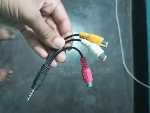 3.5mm AUX to RCA (AV) ক্যাবল অ্যাডাপ্টার বিক্রয় করা হবে