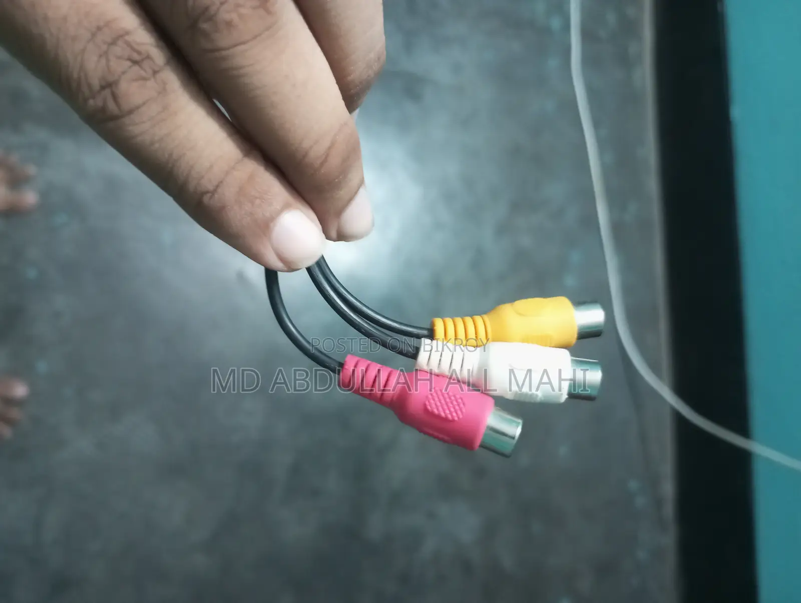 3.5mm AUX to RCA (AV) ক্যাবল অ্যাডাপ্টার বিক্রয় করা হবে