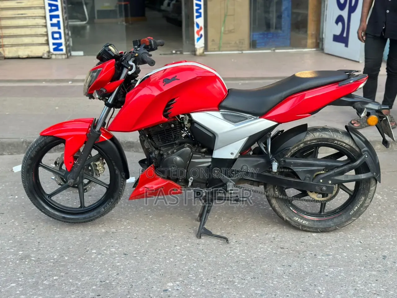 TVS Apache RTR 160 4V 2019 Red