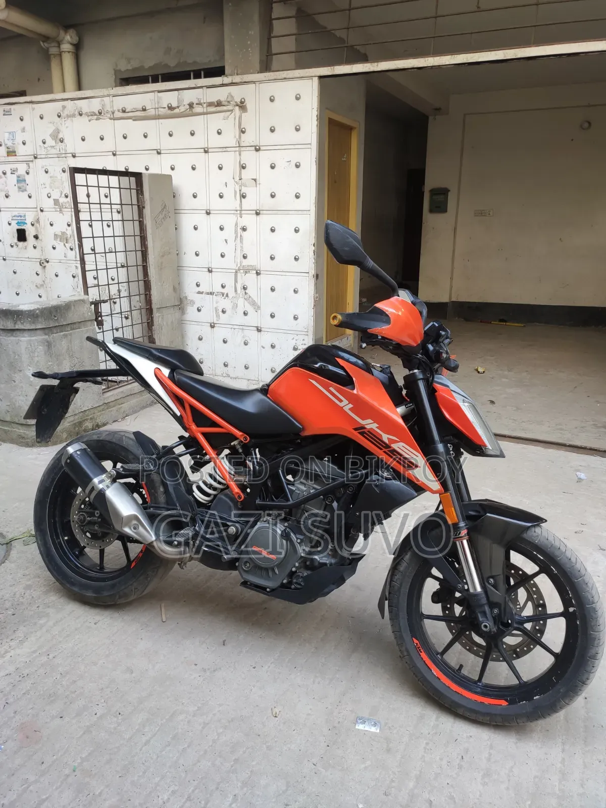 KTM Duke 125 2017 Orange