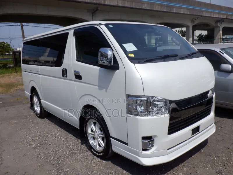 Toyota HiAce 2024