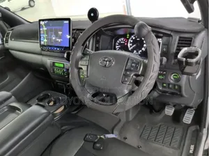 Toyota HiAce 2024