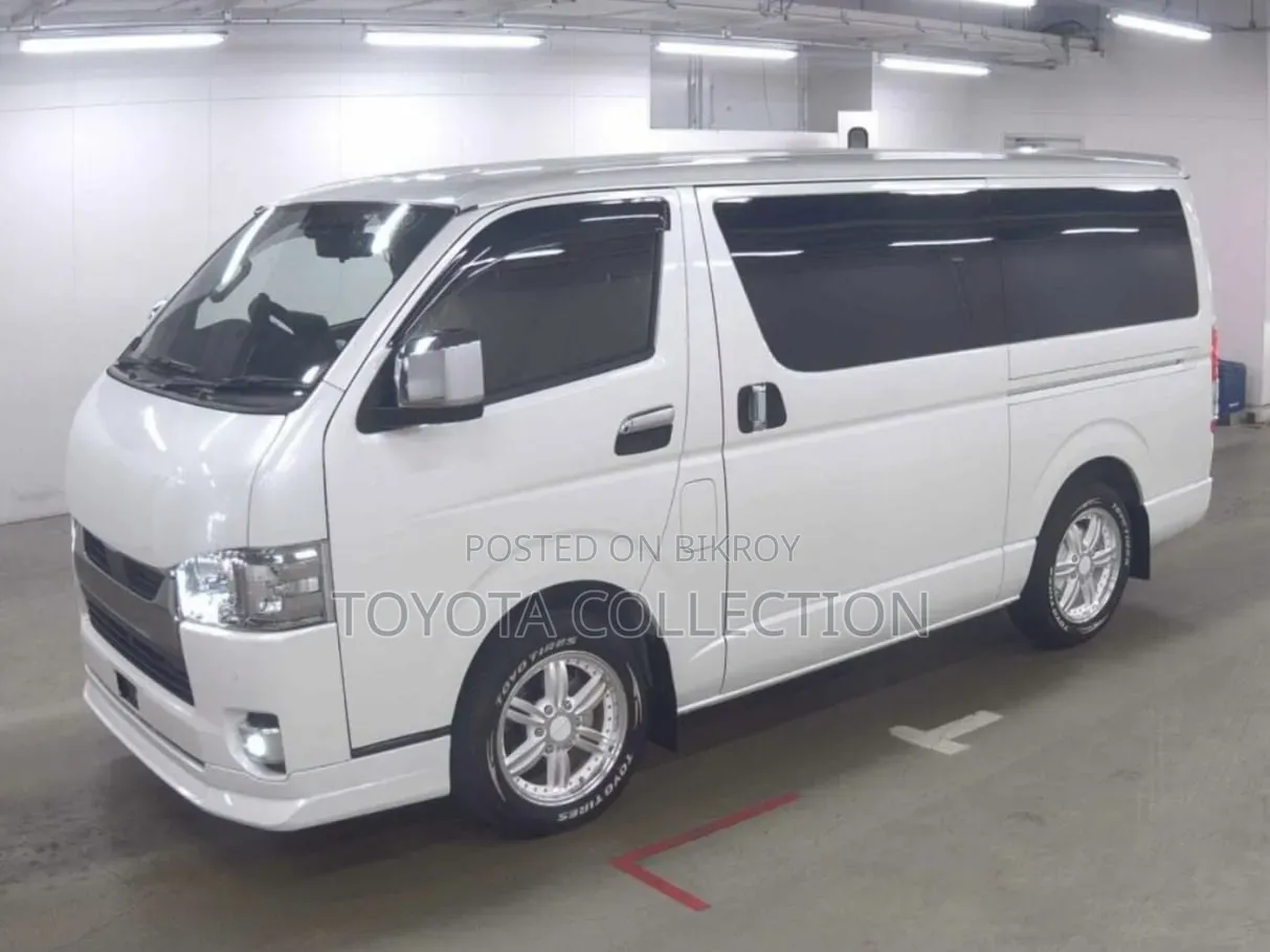 Toyota HiAce 2024