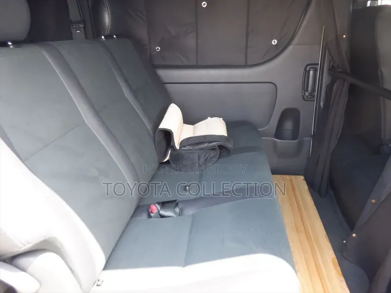 Toyota HiAce 2024