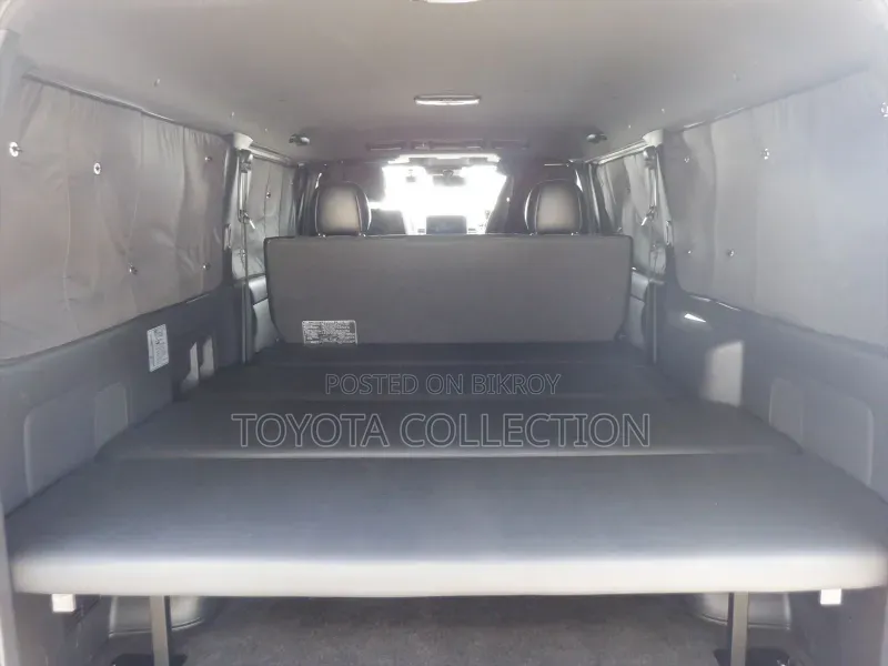 Toyota HiAce 2024