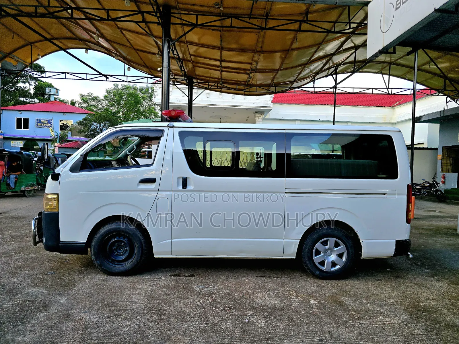 Toyota HiAce 2017 White