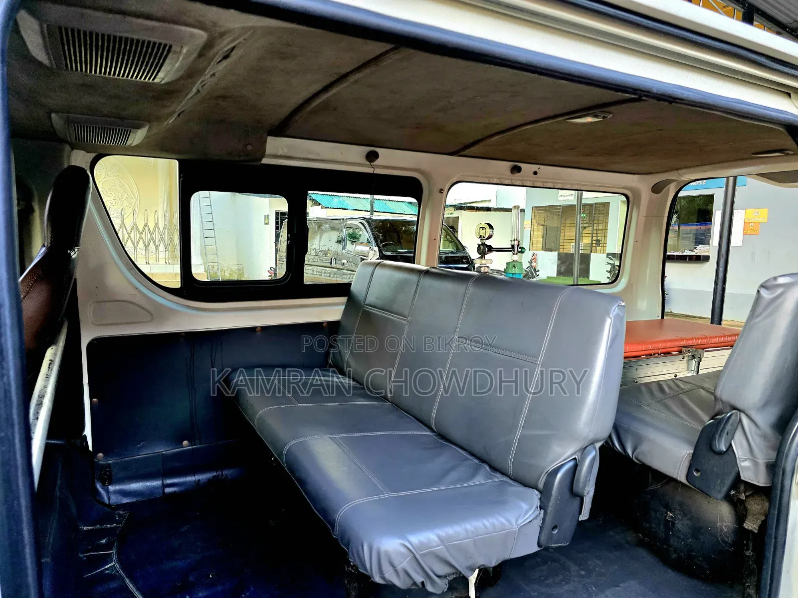 Toyota HiAce 2017 White