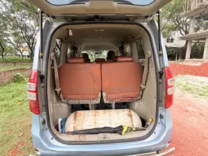 Toyota Noah 2012 Blue