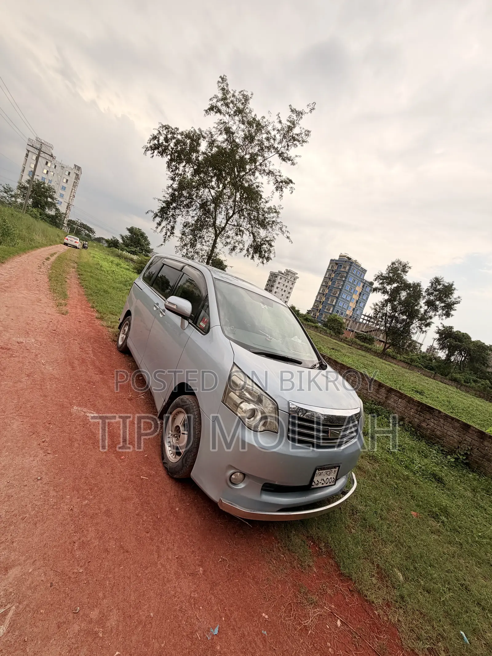 Toyota Noah 2012 Blue