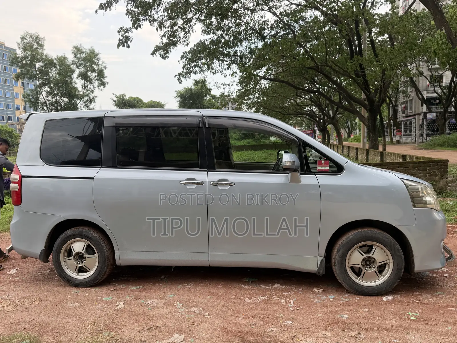 Toyota Noah 2012 Blue